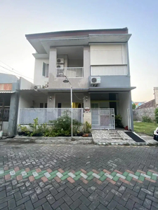 Dijual Rumah Pusat kota SIDOARJO, 2 lantai 700jt Nego