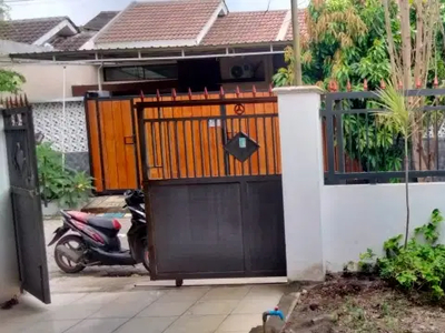 disewaka. rumah tengah kota sidoarjo