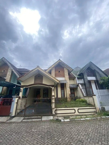 Disewakan Rumah 2 lantai Arcmanik Antapani View Bandung