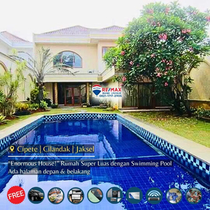 “Enormous House ” Super Luas Swimming Pool halaman depan dan belakang