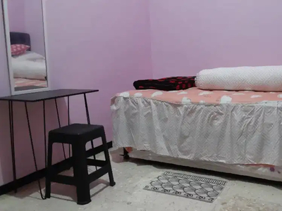 Guest house 4 kamar tidur tengah kota jakarta selatan