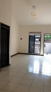 Jual Rumah Cantik Taman Holis Indah