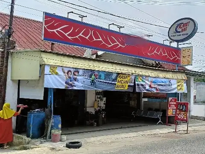 Lahan Kafe Masih Aktif dan 2 Kios Pinggir Jalan