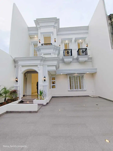 Luxury Classic House Siap Huni Joglo Jakarta Barat