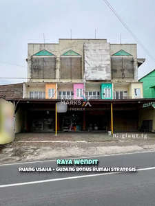Ruang Usaha + Gudang Bonus Rumah di Raya Wendit, Mangliawan Pakis