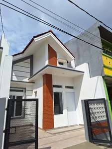 Rumah baru siap huni deket Summarecon Bekasi