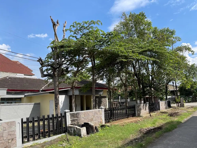 Rumah Besar di Pusat Kota Karawang