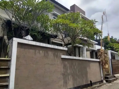 RUMAH CANTIK DEPAN POLRESTABES DENPASAR