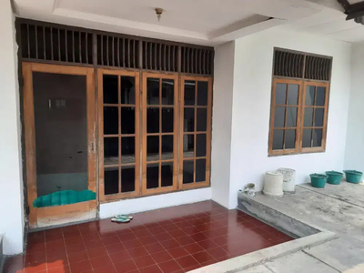 Rumah Layak Huni di Jelambar Jakarta Barat Posisi Hoek Nego
