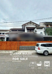 Rumah Lebak Bulus Cantik Asri Berhalaman Luas