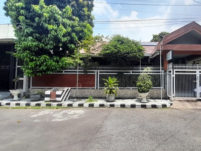 Rumah Luas Darmo Baru Timur Surabaya