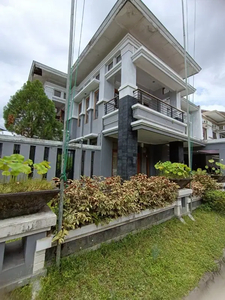 Rumah Mewah Dalam Perum Elite Di jl. Kaliurang Dekat UGM, Pakuwon Mall