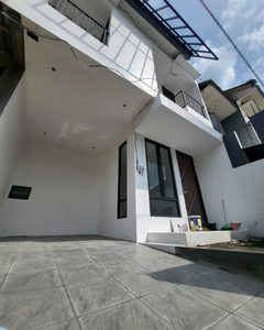Rumah minimalis modern with smart door