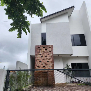 Rumah Modern Asri di Pondok Hijau Bandung