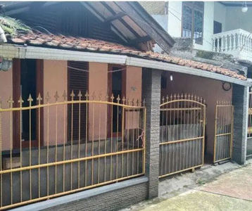 Rumah Nyaman dan Strategis dekat Tol pasteur di Sarijadi kota Bandung