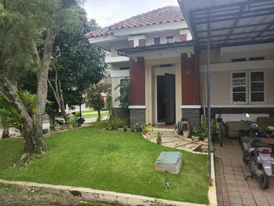 Rumah Terawat Kota Baru Parahyangan Bandung