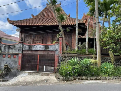 Rumah vila dijual di Batu Lt390 etnik jawa kayu jati musium angkut JP1