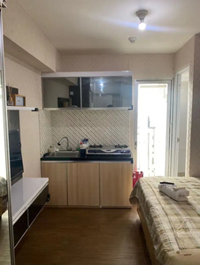 Sewa harian apartemen bassura city furnished with netflix