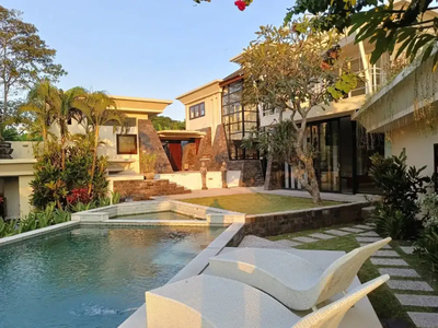 Villa mewah 2lt 860m2 view rice,furnish dekat pantai canggu pererenan