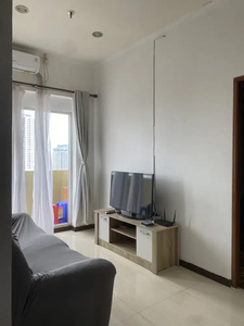 Apartemen Mediterania Penthouse Balkon Dengan Pemandangan Kota