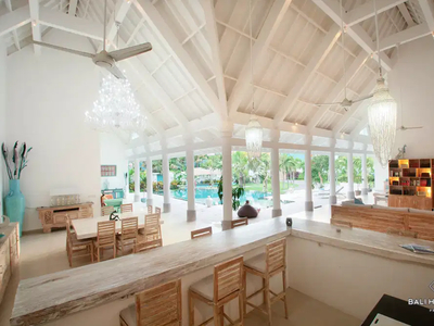 BEAUTIFUL 10 BEDROOM VILLA FOR SALE LEASEHOLD IN BALI SANUR - RF988A