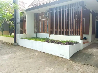 Dekat Ringroad Jombor, Rumah Joglo Modern Siap Huni; Dalam Perum