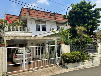 Dijual Rumah 2 Lantai , Asri. Di Petukangan Selatan Jakarta Selatan