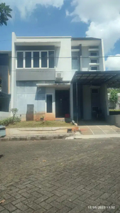 Dijual rumah 2 lantai ready di cluster elit Banyumanik Taman Setiabudi