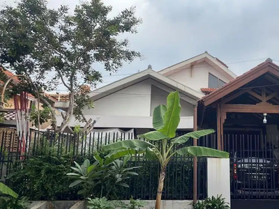 Dijual Rumah dalam komplek, Petukangan Jakarta Selatan , Luas dan Asri