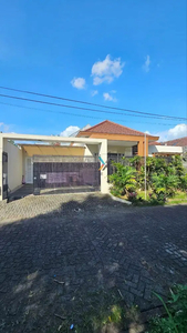 Dijual Rumah Klasik Modern Siap Huni di PBI, Araya, Malang Kota
