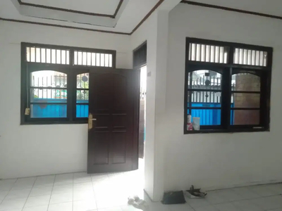 DiKonttakkan Rumah 2Lantai Dekat Universitas Binus Kemanggisan JakBar