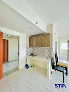 Disewakan Apartemen Puncak Dharmahusada 3 bedroom semi-furnish