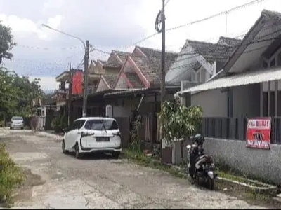 Disewakan, Rumah Bagus Dalam Komplek Sanggar Hurip Estate, S-Hatta