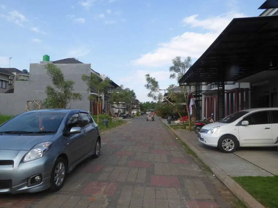 Disewakan Rumah 2 ,5 Lantai Jarang Ada Di Golden Park Serpong Bsd