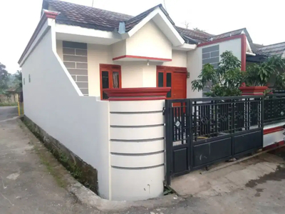 Jual rumah bumi sangkuriang 3 no A.16.