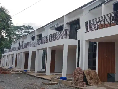 Rumah 2 lantai dengan harga Promo