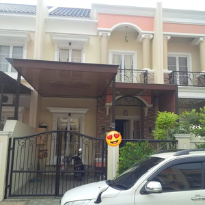 Rumah 2 Lantai SHM di Royal Residence, Jakarta Timur