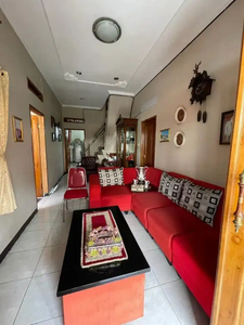 Rumah Asri 3 Lantai Dekat Alun Alun Kota Bandung