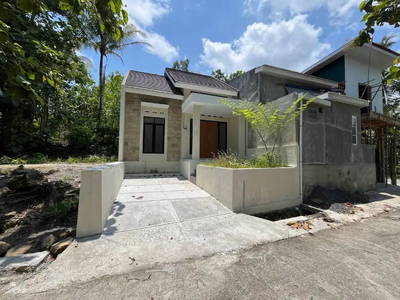 Rumah Baru Siap Huni di Jl Wates dekat Pusat oleh-oleh Ambarketawang
