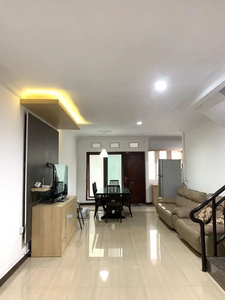 Rumah Cantik Luxury Furnished di Setraduta Bandung