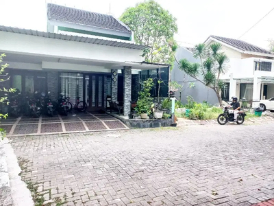 Rumah Cluster Strategis Tepi Jalan Raya di Blulukan Colomadu (EL)