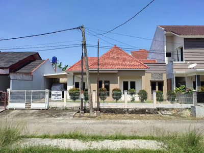 RUMAH COCOK UNTUK KELUARGA, LUAS DAN NYAMAN