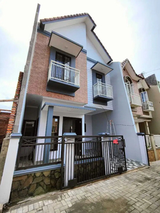 Rumah dijual di Malang 4kt rooftop sumbersekar borobudur suhat UB