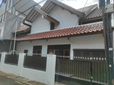 Rumah disewakan di Kavling Polri Jl Ampera raya (Dekat kemang,Cilandak