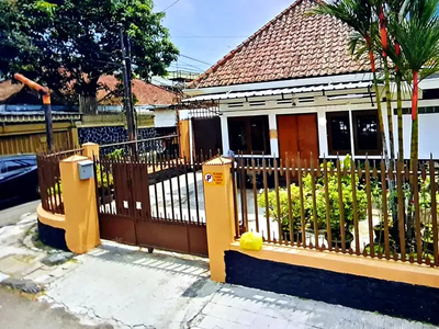 Rumah Hook Lokasi Strategis di Sayap Jl. Braga Pusat Kota Bandung