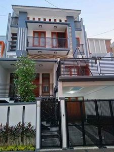 Rumah Mewah 4 Lantai Di Palmerah Jakarta Barat