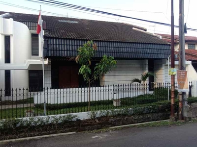 Rumah Mewah Strategis Belakang Griya Buah Batu Bandung
