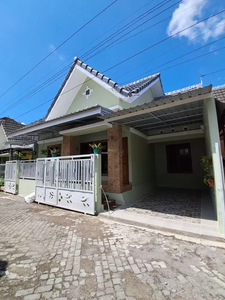 Rumah Modern 3 Kamar Tidur dekat Gereja Banteng Concat