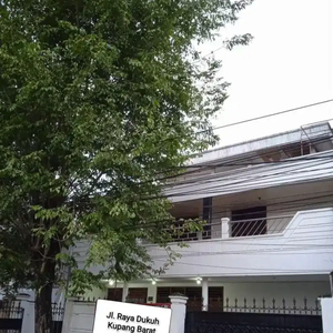 Rumah Raya Dukuh Kupang Barat bisa untuk usaha komersial Surabaya
