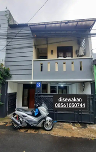 Rumah semi furnish jati padang Pasar minggu 4 kmr 70jt/thn